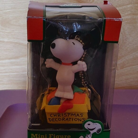 2012 Peanuts Snoopy Christmas Clip-on Figure - Picture 4 of 4